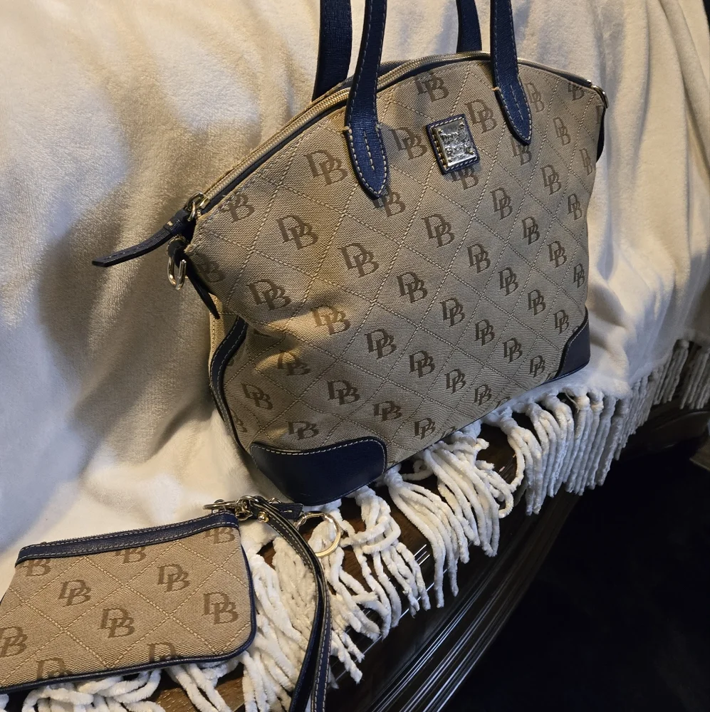 Dooney & Bourke Tan and Navy Tote Set
